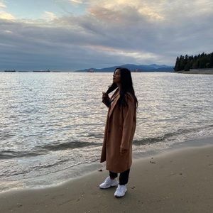 Meet your Posher, Nicole